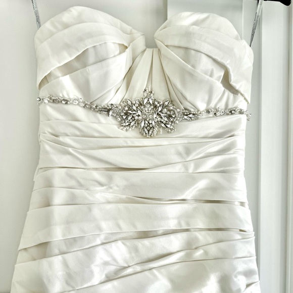 Maggie Sottero Wedding Gown size 4 (regular dress size 2) - Picture 6 of 13